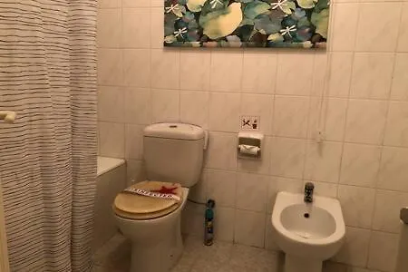 Regina Gardens - Spacious, 3 Bed, Ground Floor Unit With Large Patio *