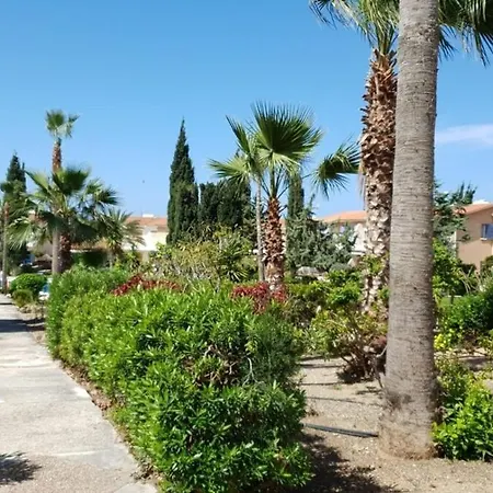 דירה Regina Gardens - Spacious, 3 Bed, Ground Floor Unit With Large Patio פאפוס