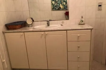 Regina Gardens - Spacious, 3 Bed, Ground Floor Unit With Large Patio パ フォス