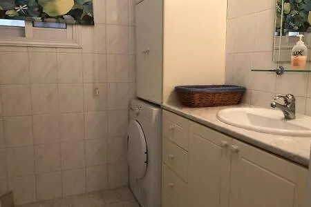 Appartement Regina Gardens - Spacious, 3 Bed, Ground Floor Unit With Large Patio